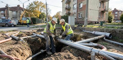 В Северном микрорайоне Рузы ремонтируют аварийный участок теплотрассы